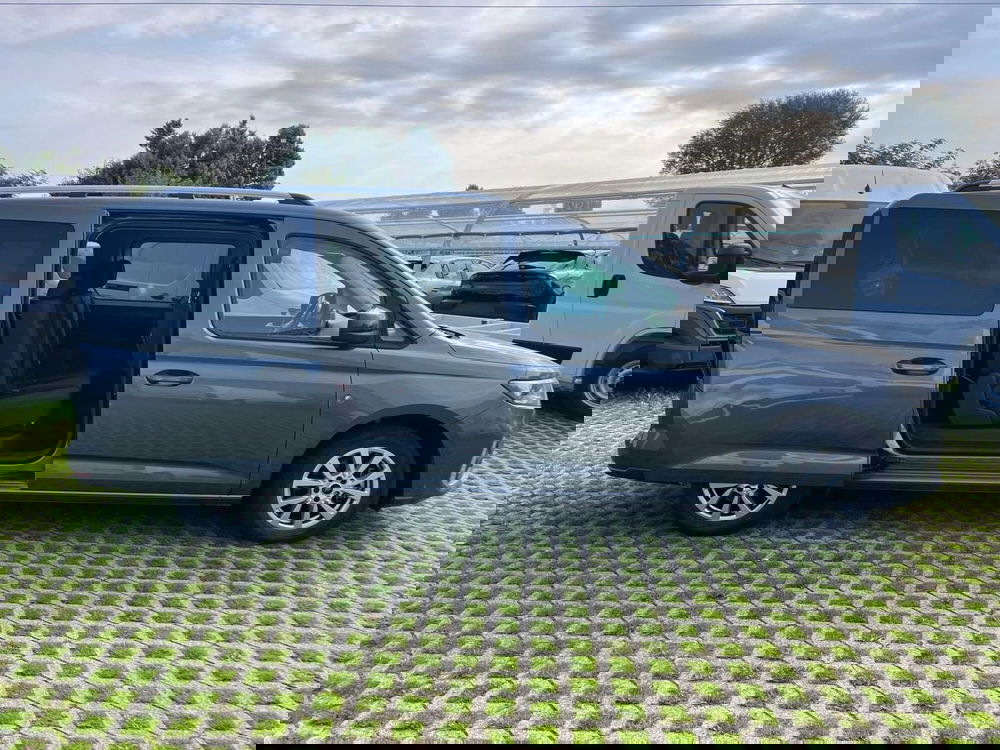 Ford Tourneo Connect usata a Milano (4)