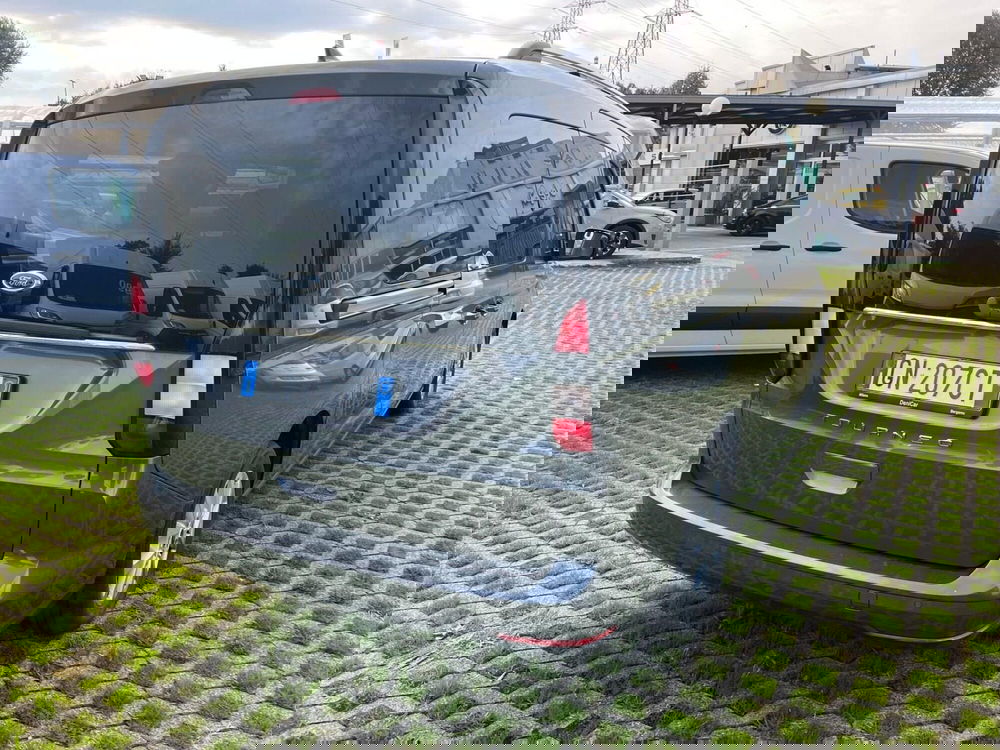 Ford Tourneo Connect usata a Milano (7)