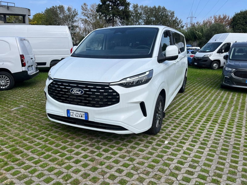 Ford Tourneo Custom nuova a Milano