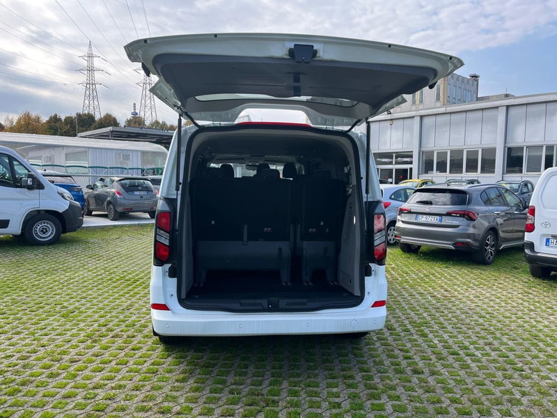 Ford Tourneo Custom nuova a Milano (11)