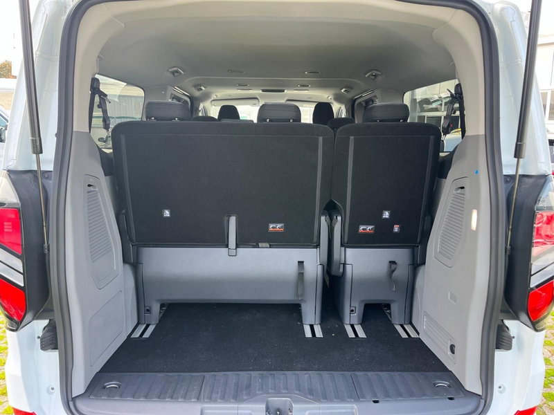 Ford Tourneo Custom nuova a Milano (12)