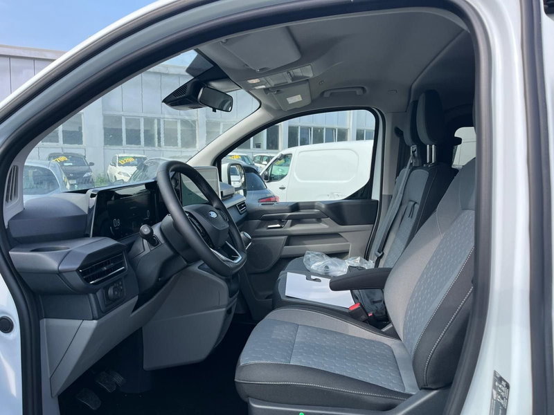 Ford Tourneo Custom nuova a Milano (13)