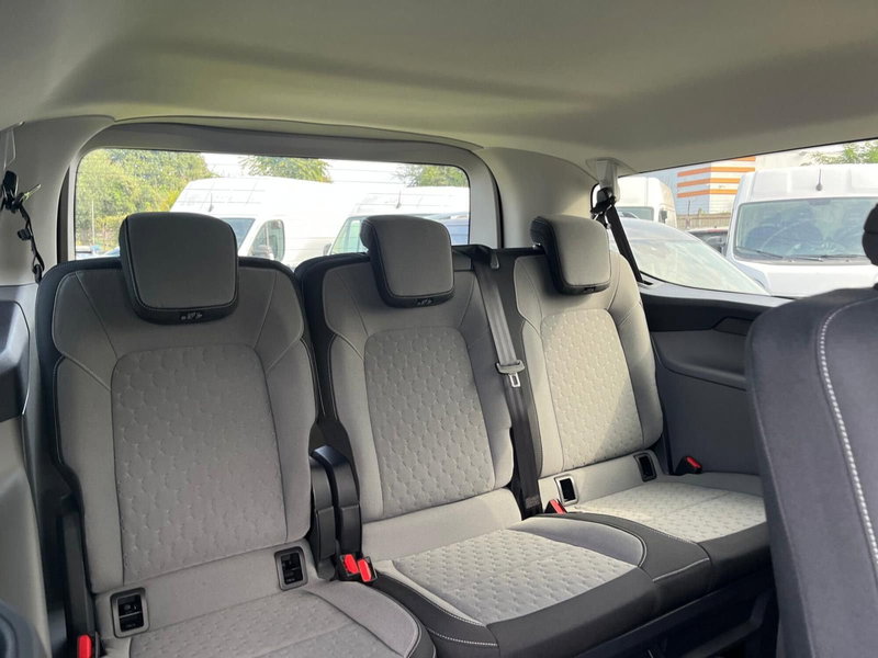 Ford Tourneo Custom nuova a Milano (15)