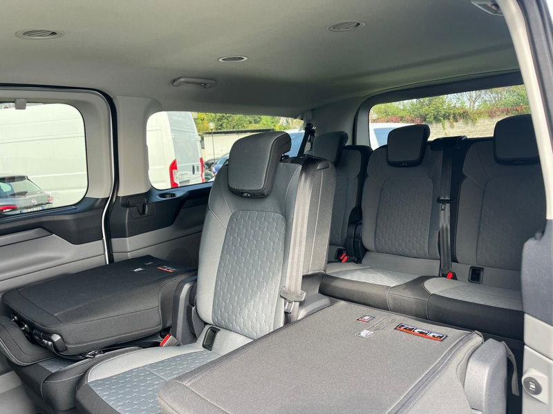 Ford Tourneo Custom nuova a Milano (17)