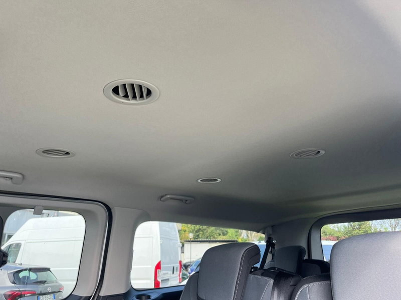 Ford Tourneo Custom nuova a Milano (18)