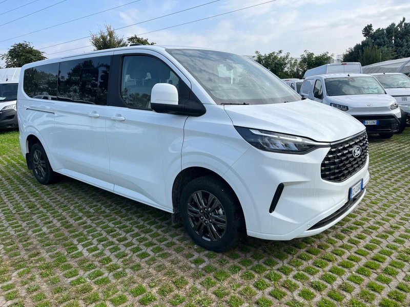 Ford Tourneo Custom nuova a Milano (3)