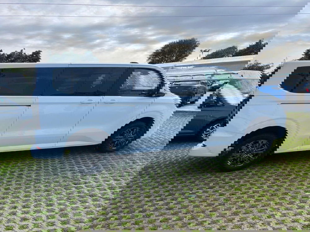 Ford Tourneo Custom nuova a Milano (4)