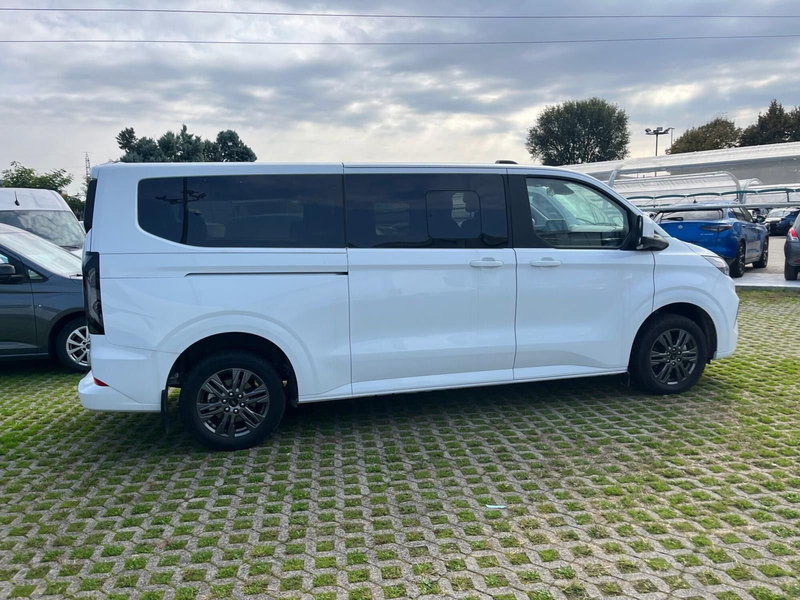 Ford Tourneo Custom nuova a Milano (4)