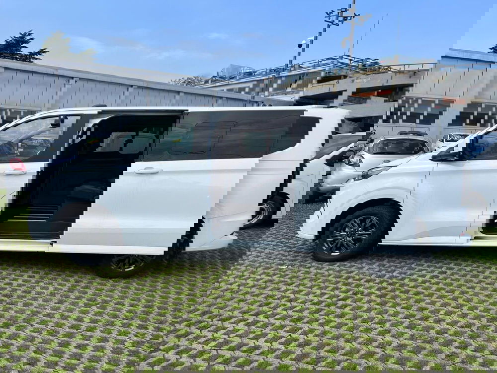 Ford Tourneo Custom nuova a Milano (7)