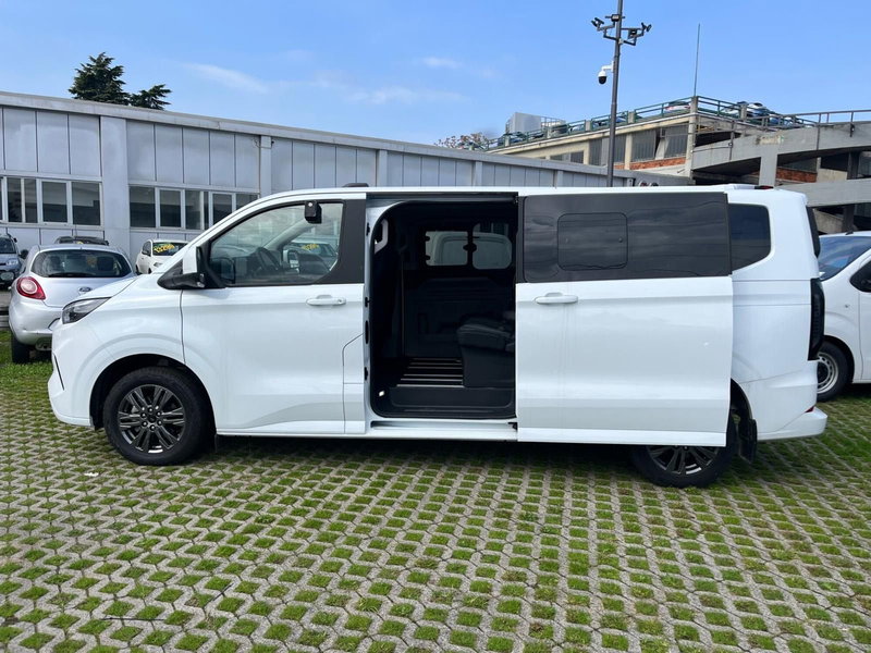 Ford Tourneo Custom nuova a Milano (7)
