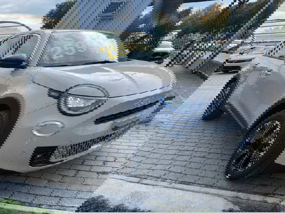 Fiat 600 nuova a Milano (3)