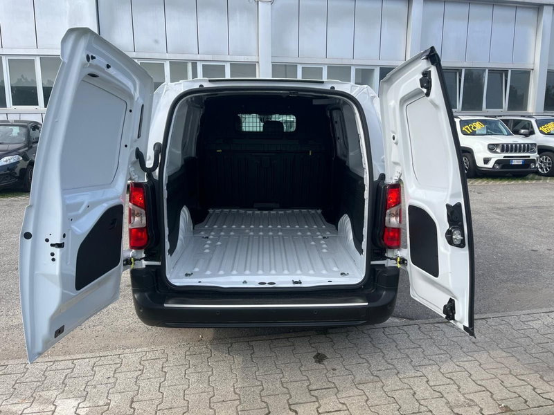 Toyota Proace City nuova a Milano (10)