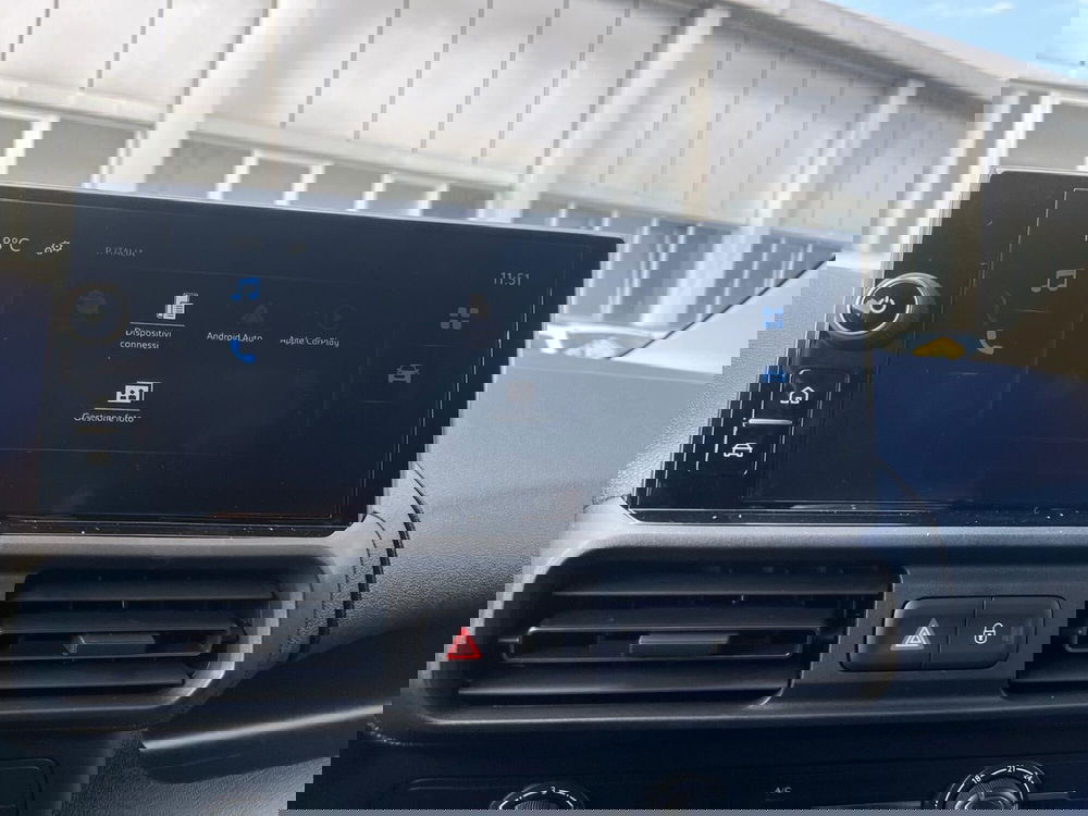 Toyota Proace City nuova a Milano (17)