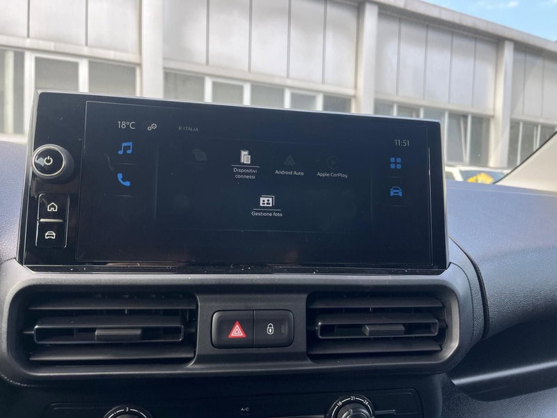 Toyota Proace City nuova a Milano (17)
