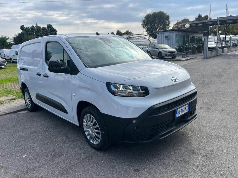 Toyota Proace City nuova a Milano (3)