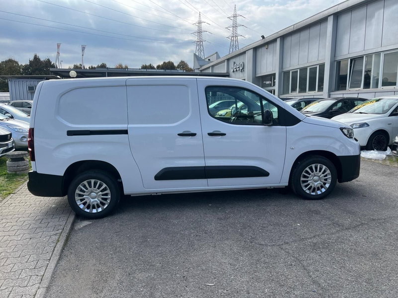 Toyota Proace City nuova a Milano (4)