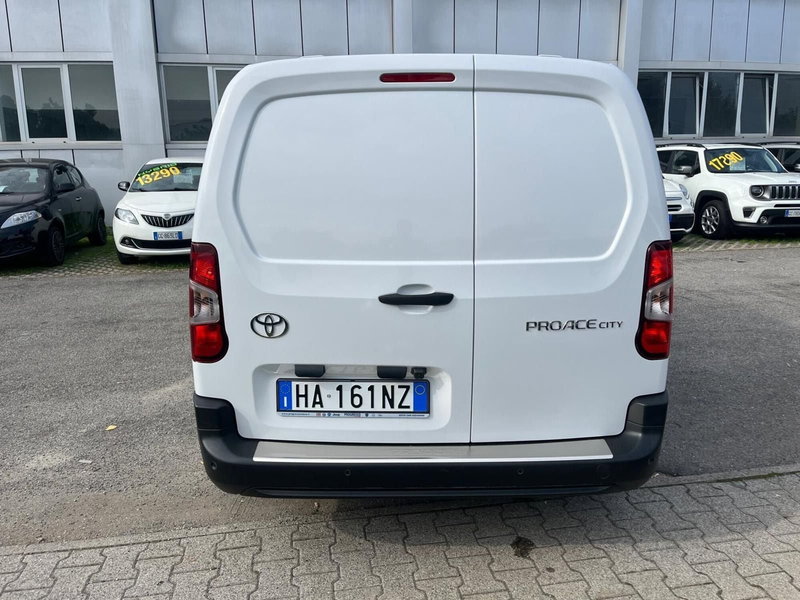 Toyota Proace City nuova a Milano (9)