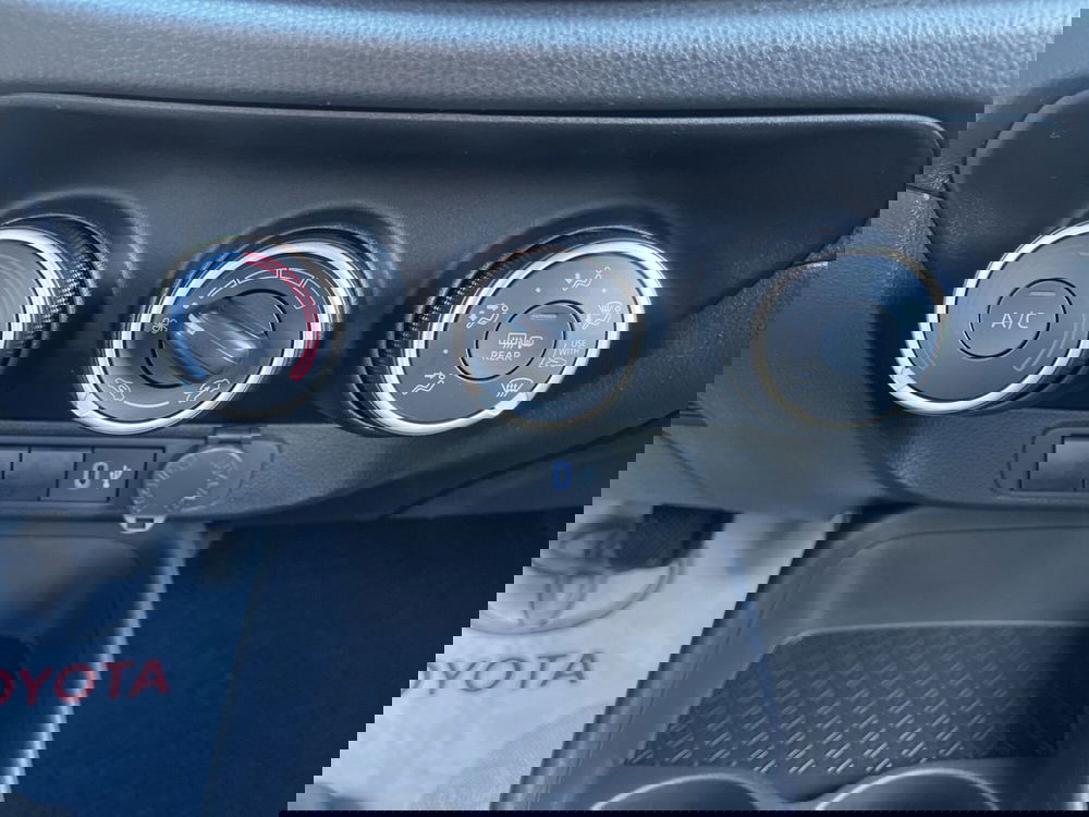 Toyota Aygo X nuova a Ragusa (15)