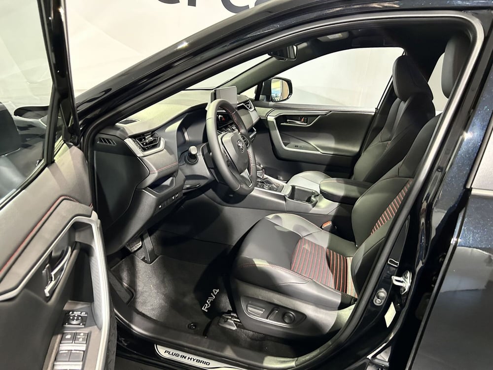 Toyota Rav4 nuova a Milano (12)