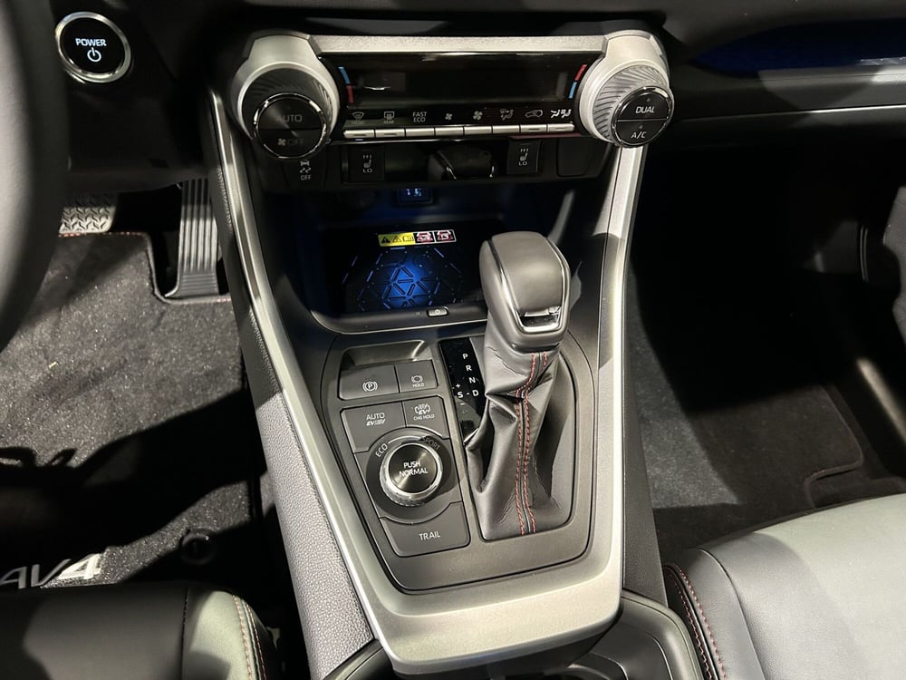 Toyota Rav4 nuova a Milano (17)