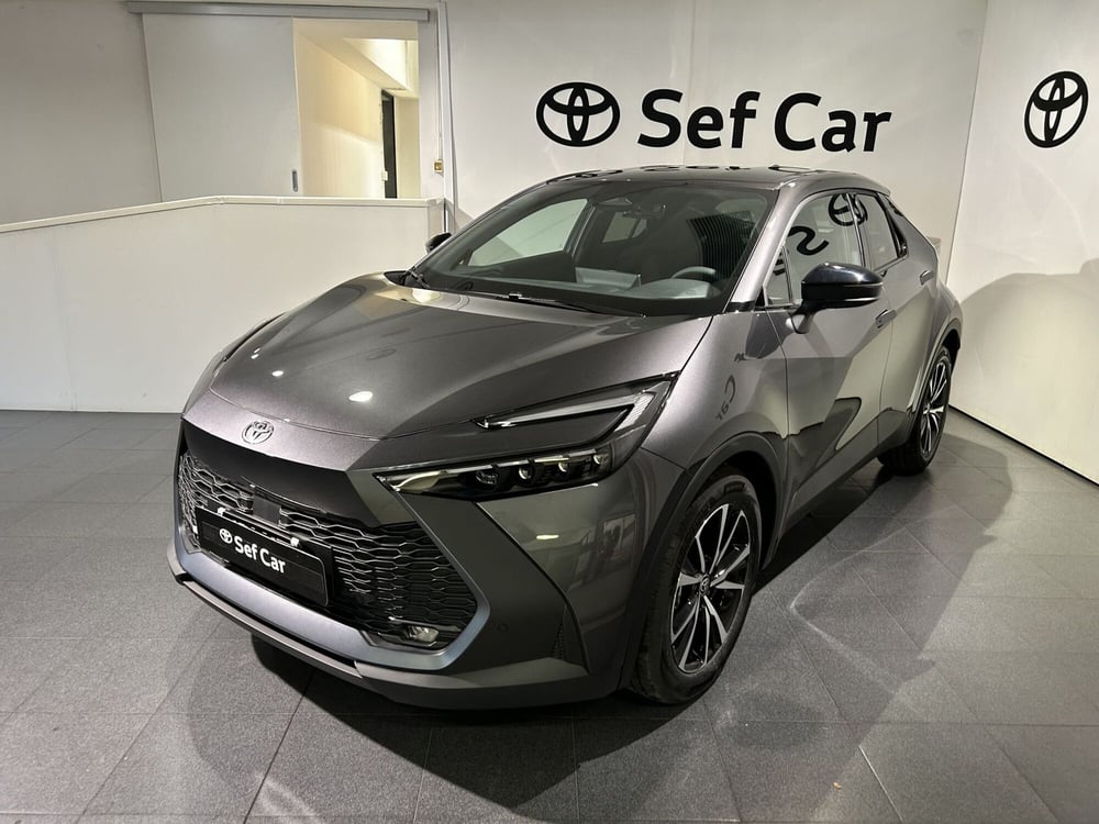 Toyota Toyota C-HR nuova a Milano