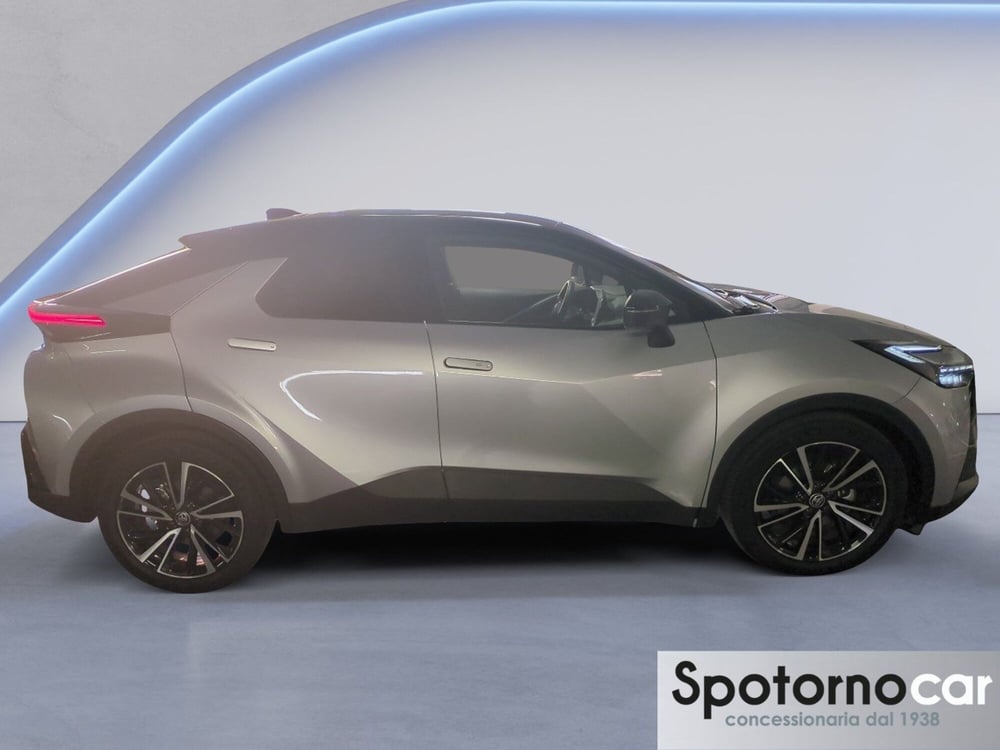 Toyota Toyota C-HR usata a Milano (8)