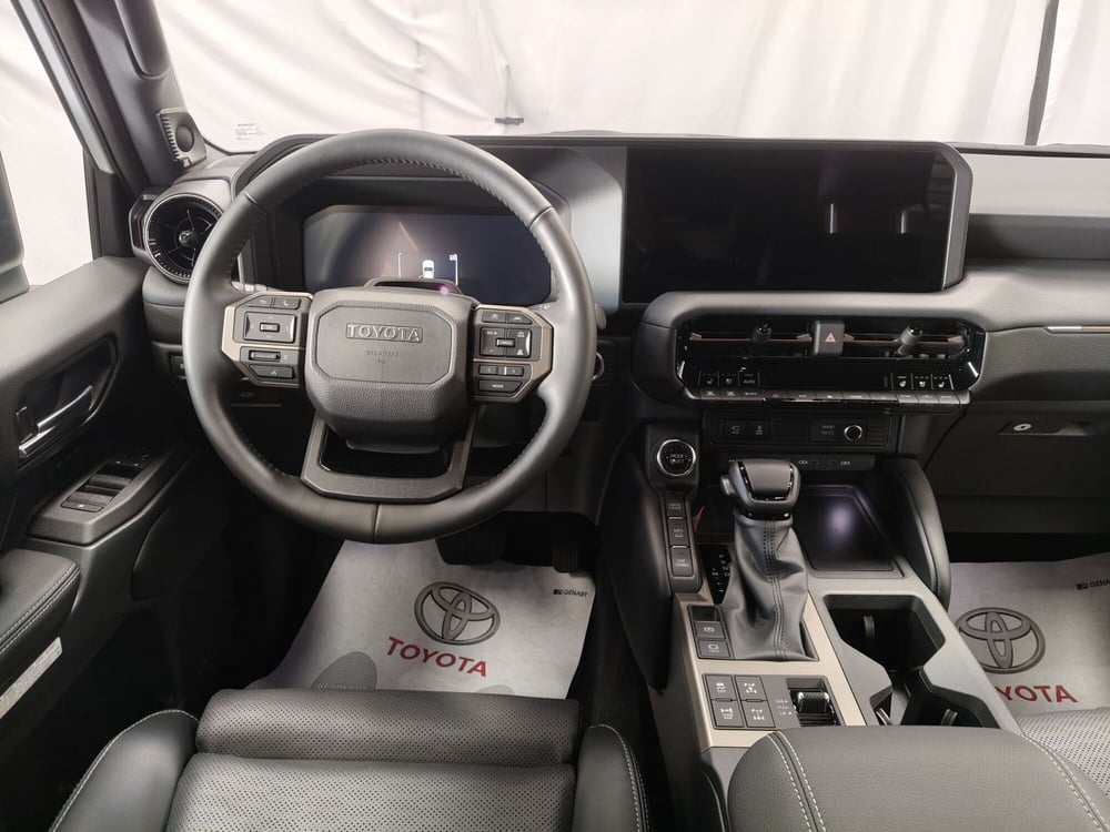 Toyota Land Cruiser usata a Roma (9)