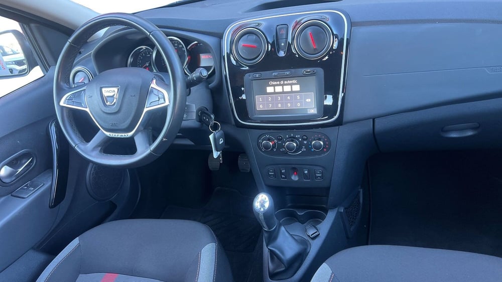 Dacia Sandero usata a Viterbo (9)