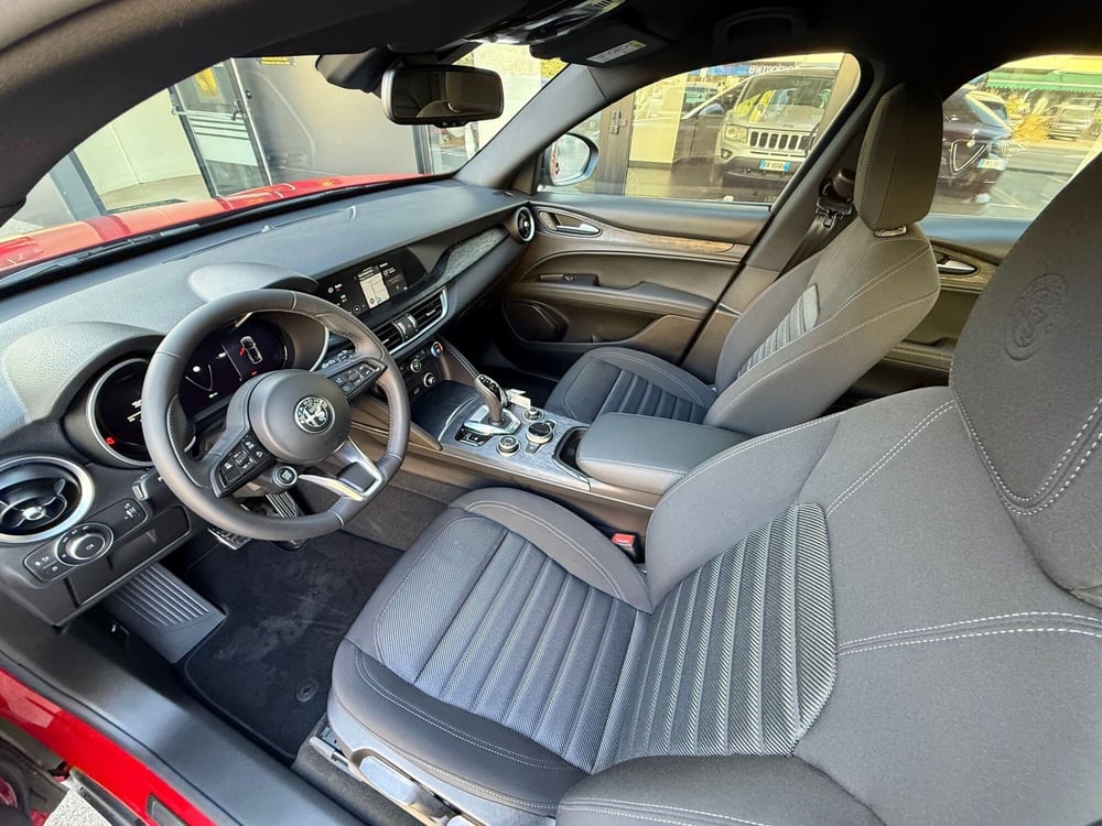 Alfa Romeo Stelvio nuova a Reggio Emilia (9)