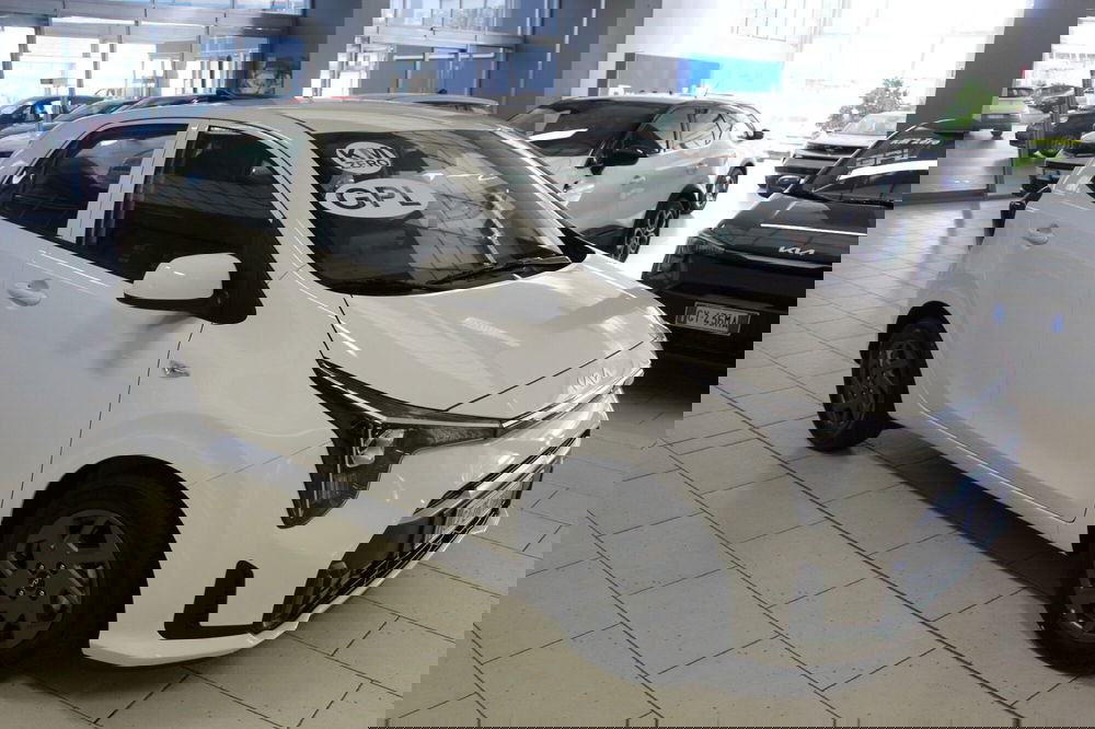 Kia Picanto nuova a Cremona (2)