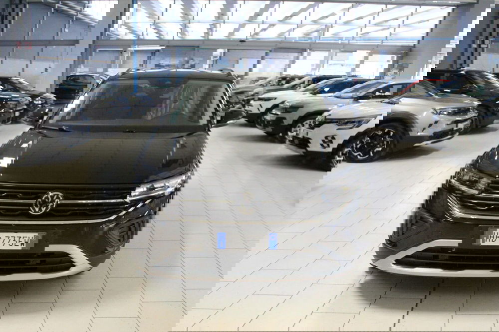 Volkswagen T-Cross nuova a Cremona (3)