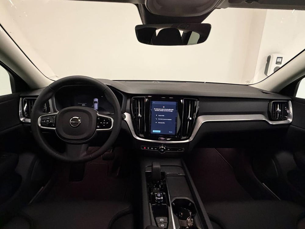 Volvo V60 Cross Country nuova a Como (7)