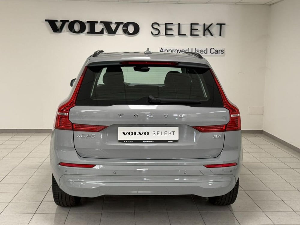 Volvo XC60 nuova a Como (4)