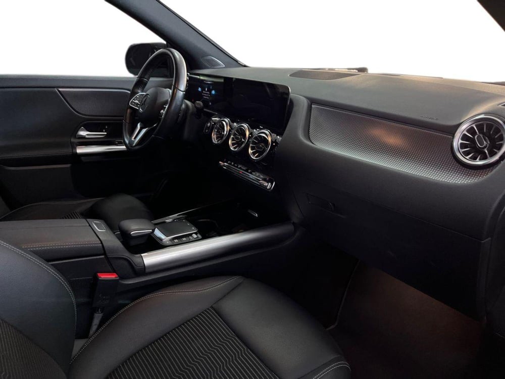 Mercedes-Benz GLA SUV usata a Matera (9)