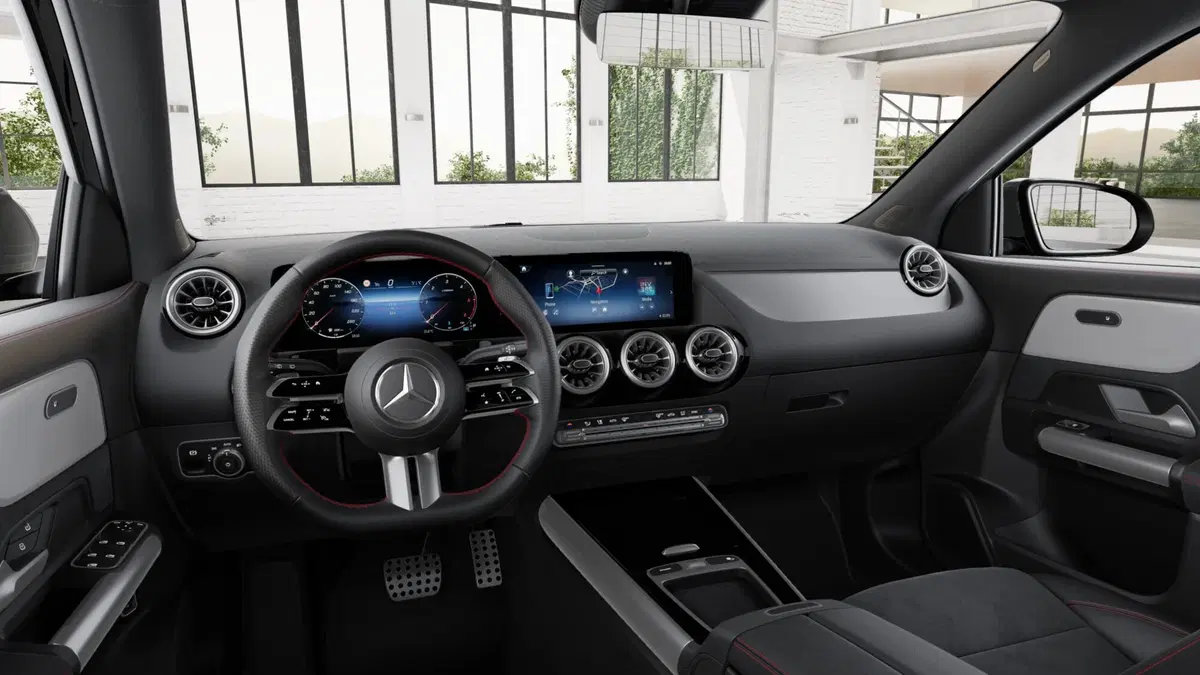 Mercedes-Benz GLA SUV nuova a Milano (8)