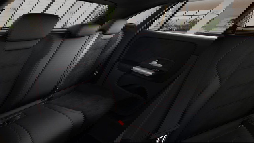 Mercedes-Benz GLA SUV nuova a Milano (6)