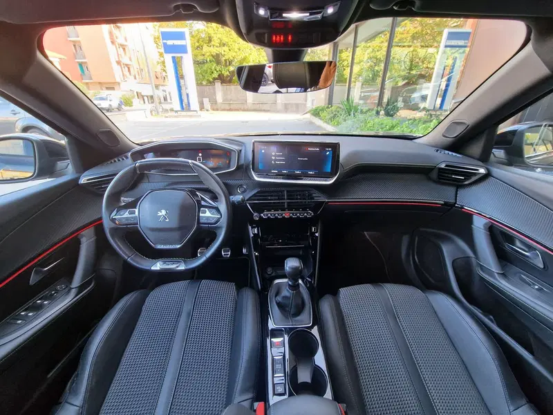 Peugeot 2008 usata a Milano (8)