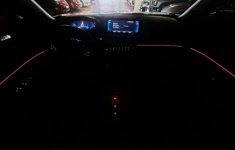 Peugeot 2008 usata a Milano (9)