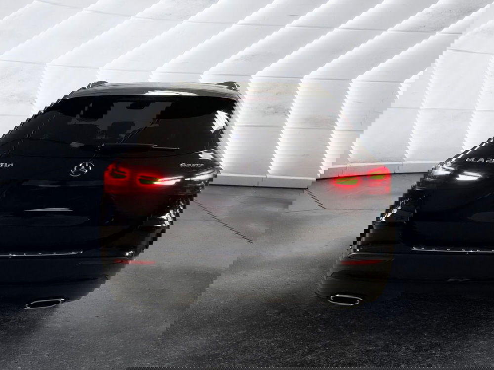 Mercedes-Benz GLA SUV usata a Napoli (8)