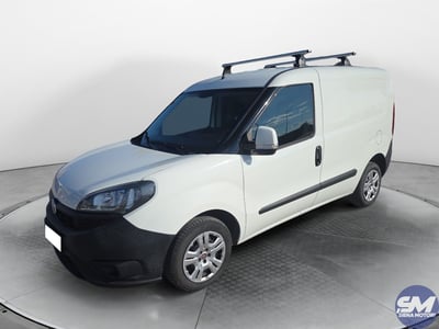 Fiat Dobl&ograve; Furgone 1.6 MJT 105CV PC-TN Cargo Lamierato SX E5+ del 2020 usata a Siena