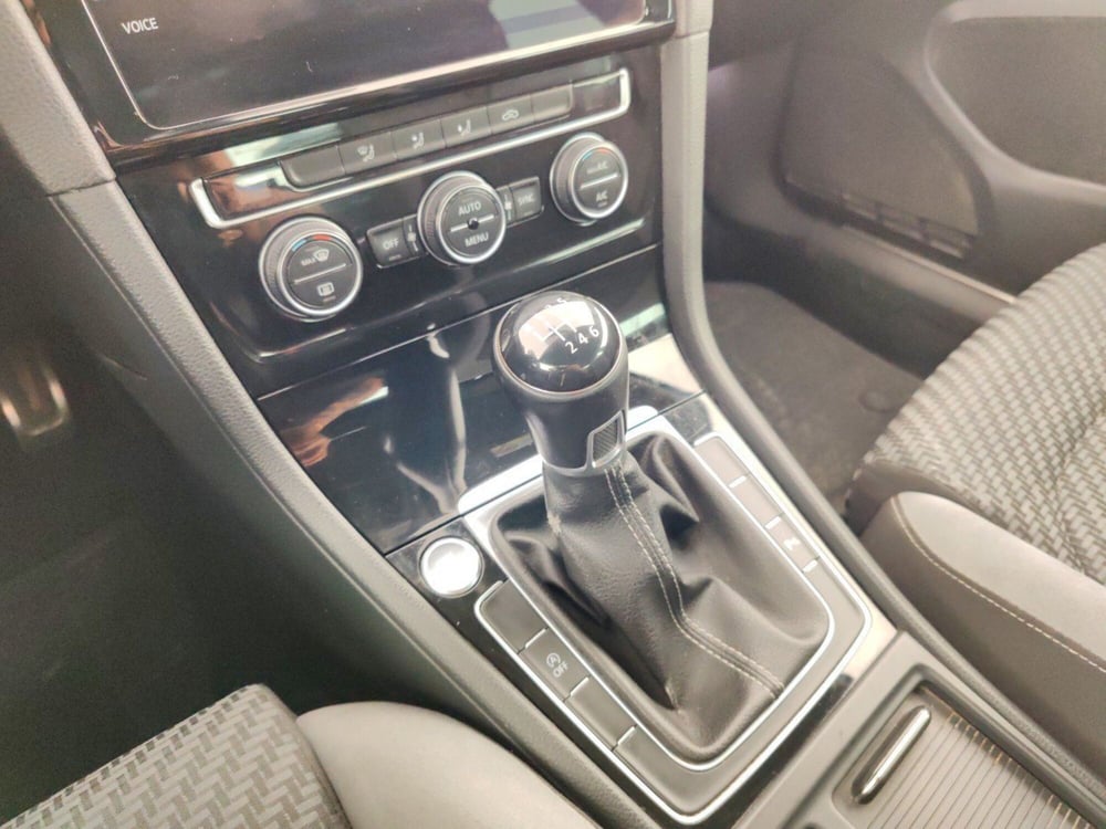 Volkswagen Golf usata a Massa-Carrara (11)