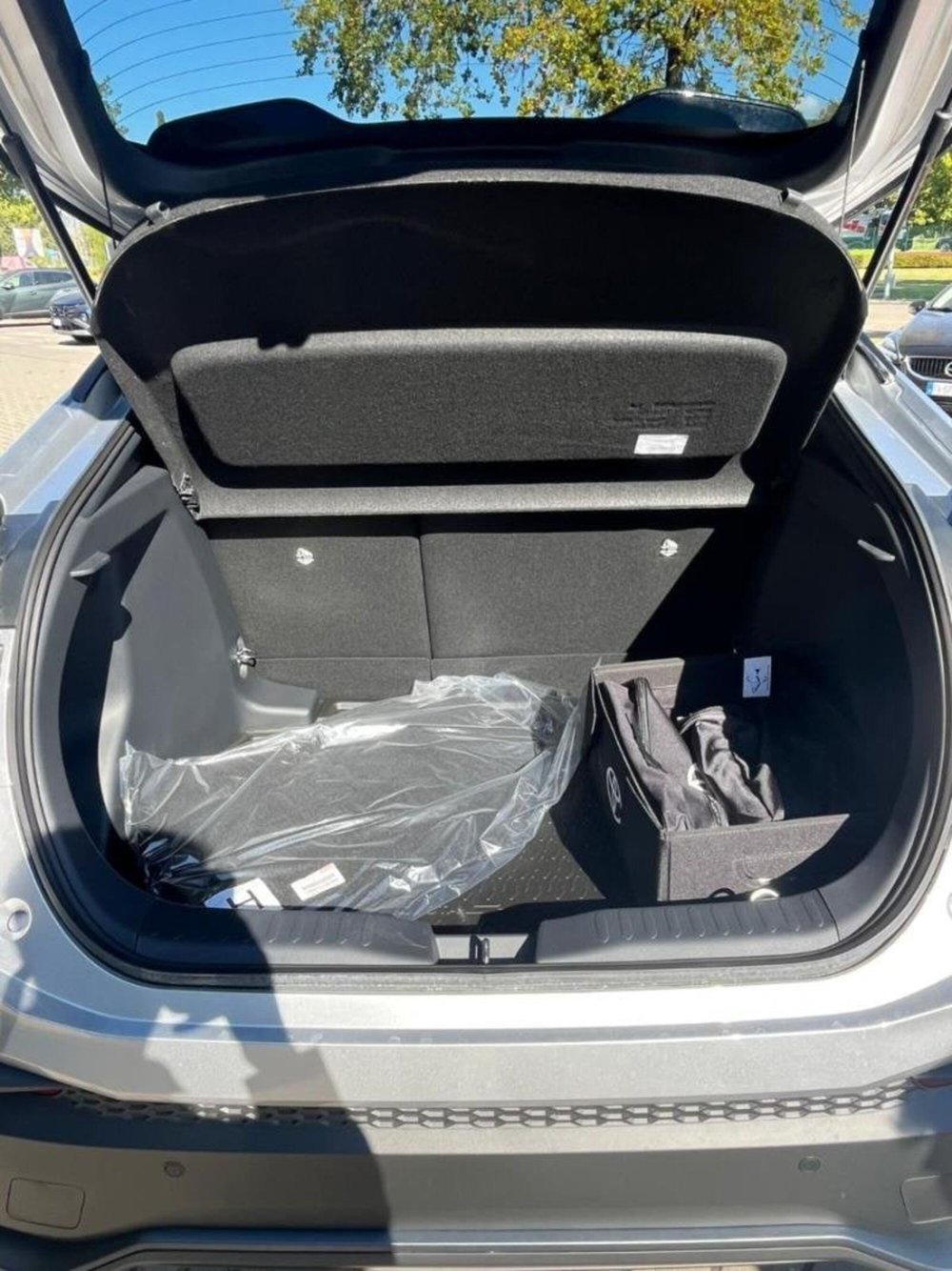 Toyota Toyota C-HR nuova a Perugia (10)