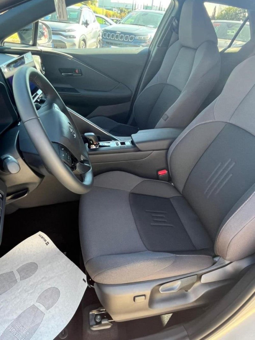 Toyota Toyota C-HR nuova a Perugia (11)