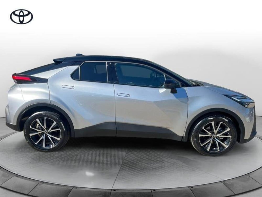 Toyota Toyota C-HR nuova a Perugia (13)
