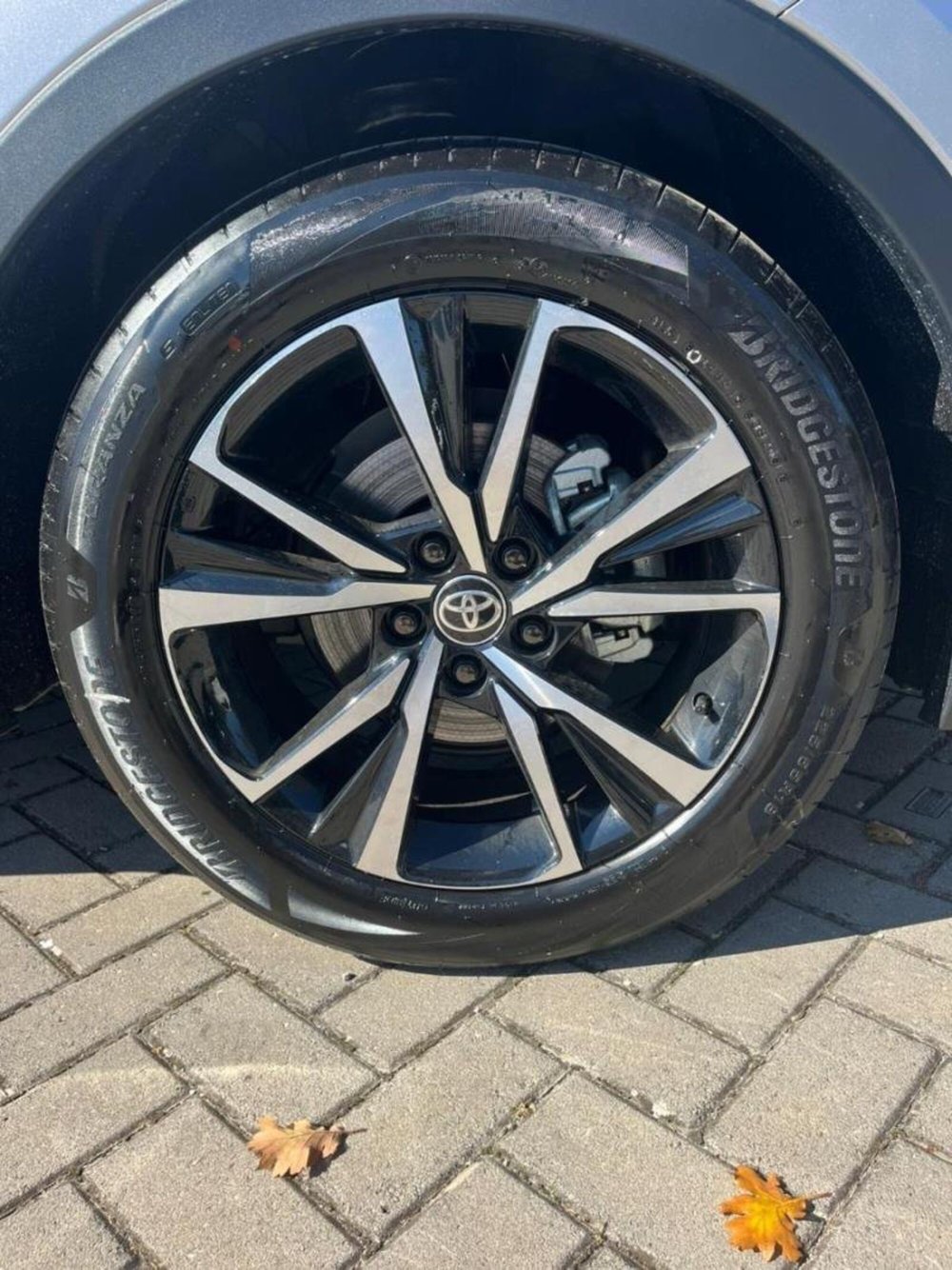 Toyota Toyota C-HR nuova a Perugia (14)