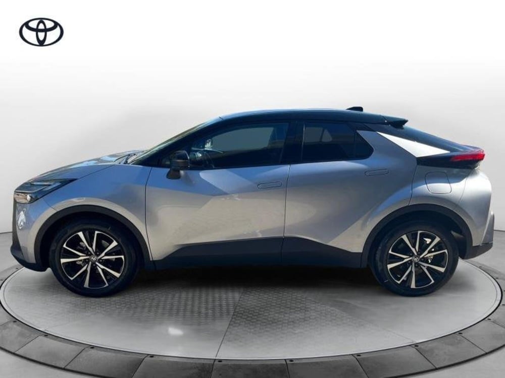 Toyota Toyota C-HR nuova a Perugia (2)
