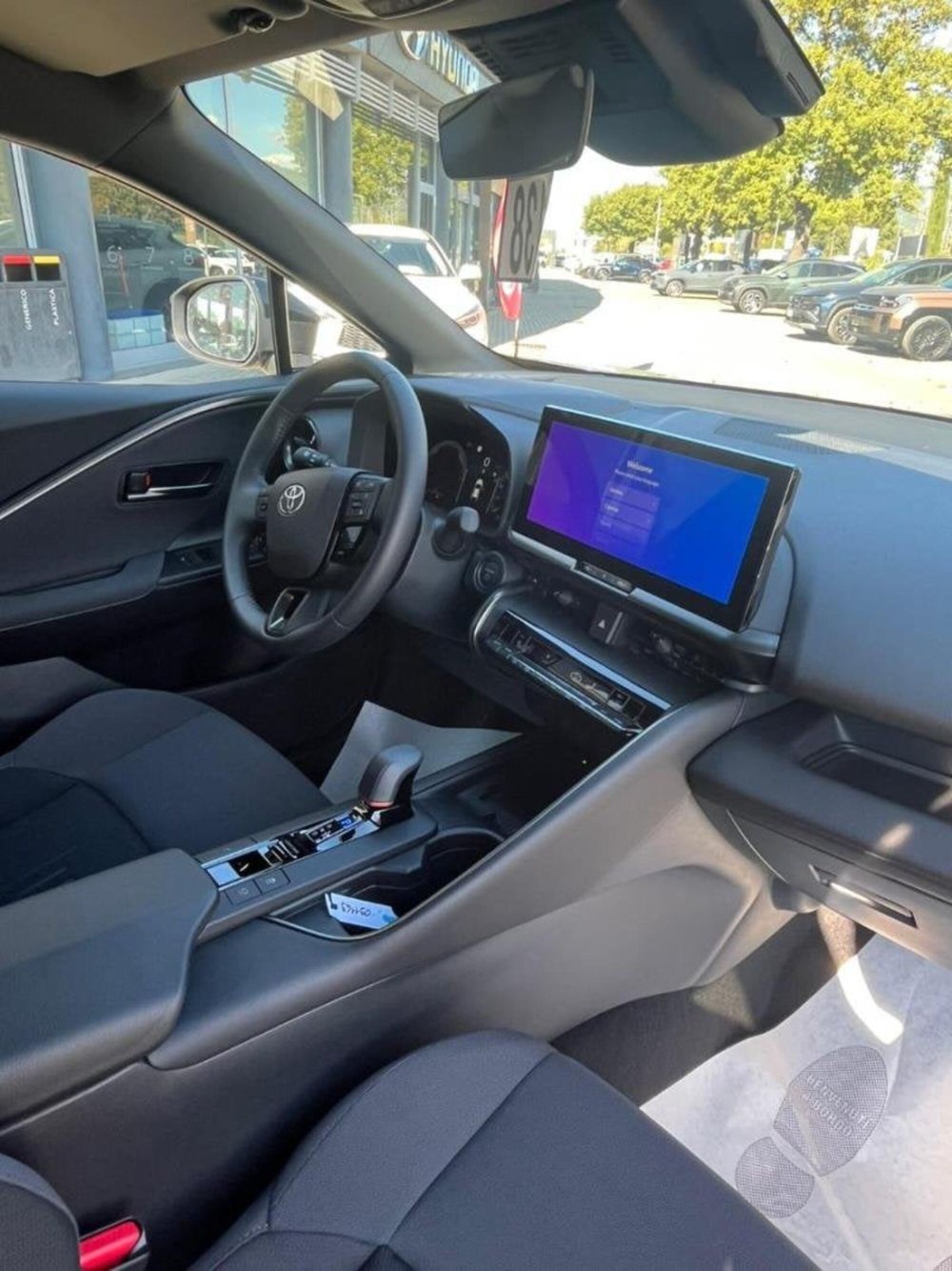 Toyota Toyota C-HR nuova a Perugia (6)