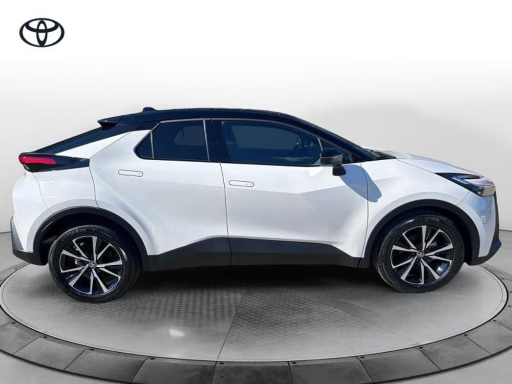 Toyota Toyota C-HR nuova a Perugia (11)
