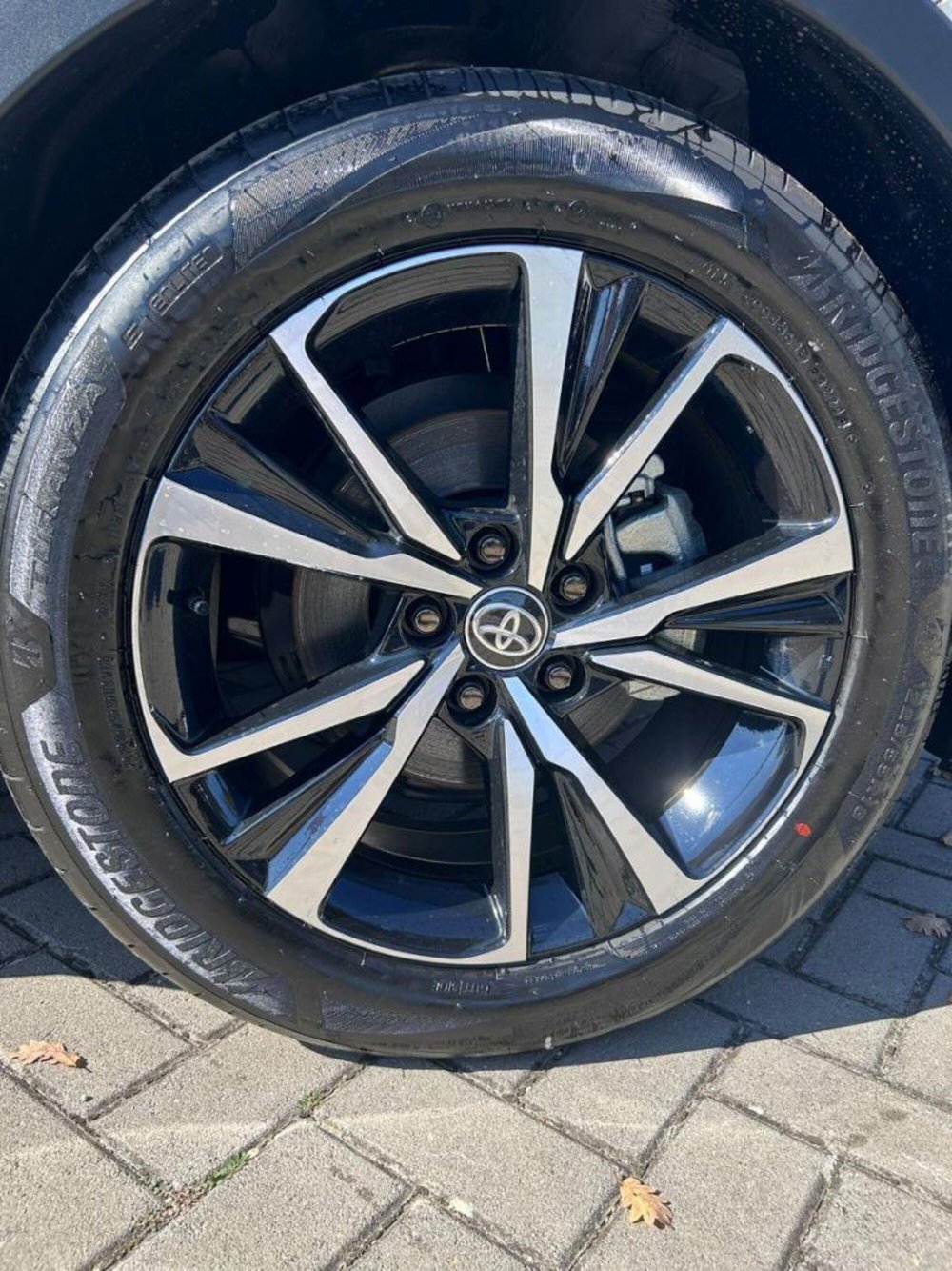 Toyota Toyota C-HR nuova a Perugia (12)