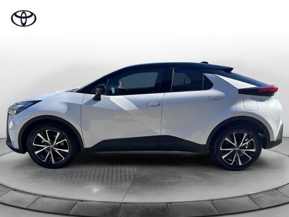 Toyota Toyota C-HR nuova a Perugia (2)